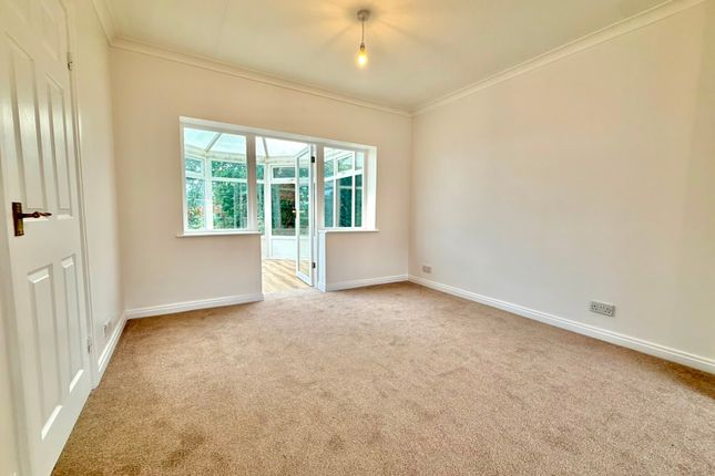 42, Emmott Drive, Leeds photo 5