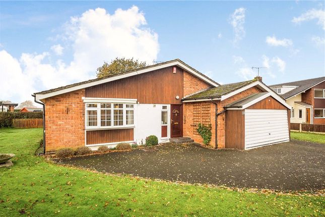 Thumbnail Bungalow for sale in Greenlands, Tattenhall, Chester