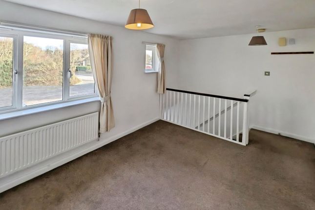 4, Lark Rise, Bristol photo 2