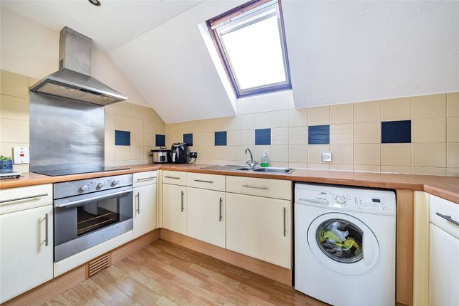 144, Shaw Drive, Surrey photo 2