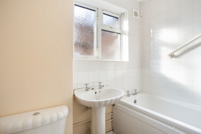 Flat for sale in Neville Close, Salisbury