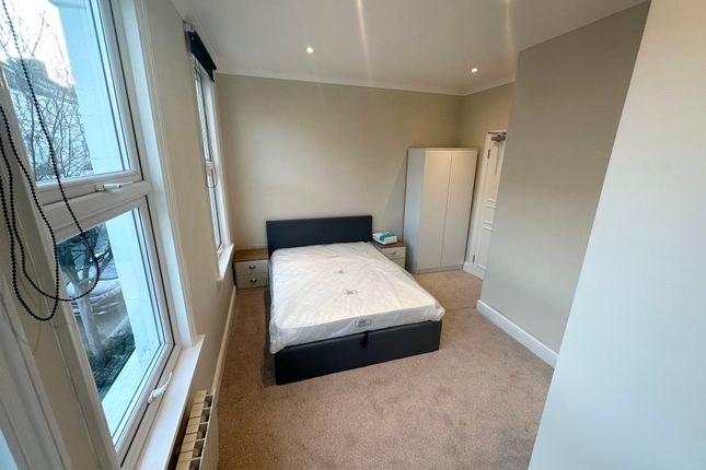 30, Tradescant Road, London photo 3