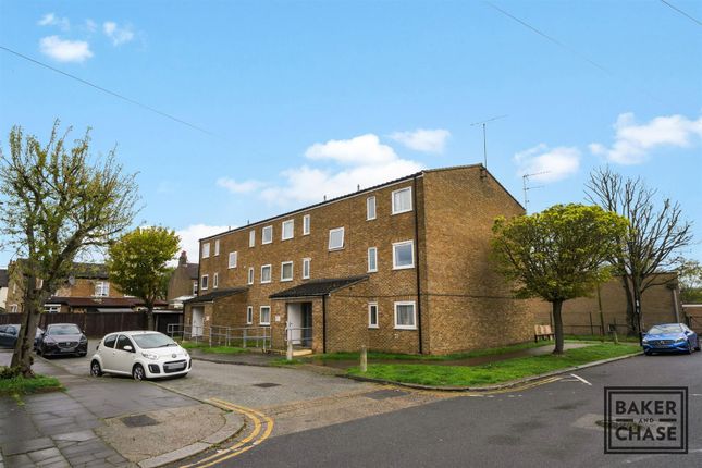 Flat for sale in Halifax Road, Enfield