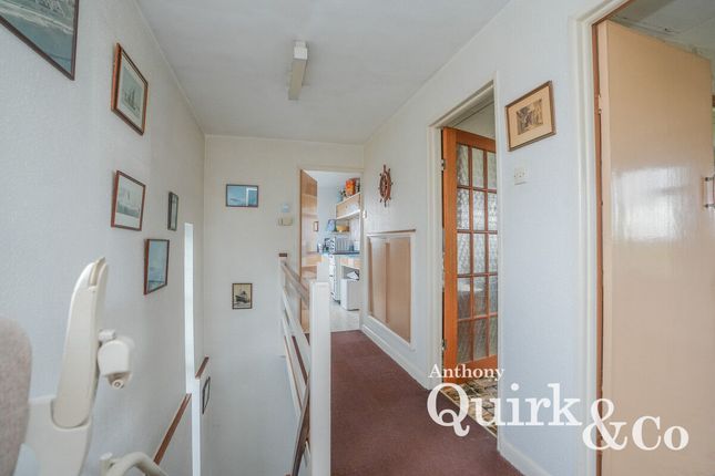 241, Eastern Esplanade, Canvey Island photo 4