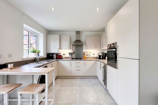 6 Summerson Way, Stockport photo 2