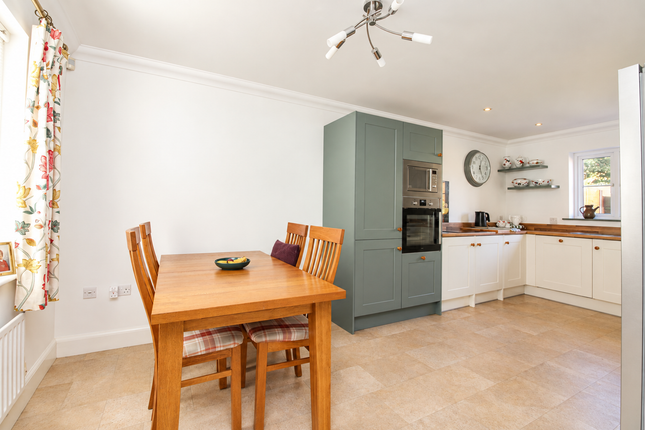 Busbridge Close, West Malling photo 3