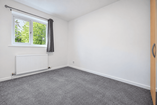 15, Brianne Drive, Cardiff photo 3
