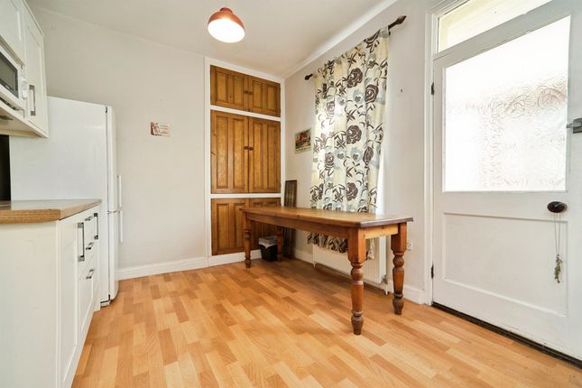 Rufford Drive, Leeds photo 2