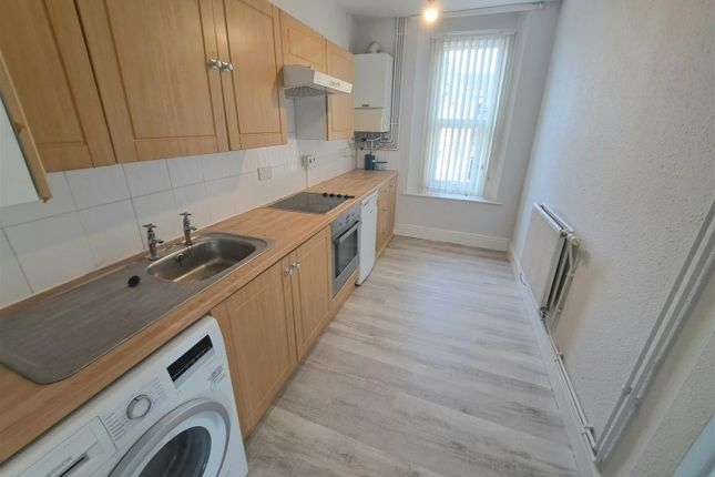 Flat to rent in Soundwell Road, Kingswood, Bristol