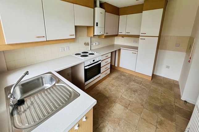 9, Shalfleet Close, Bolton photo 3