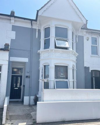 Room to rent in Gladys Avenue, Portsmouth