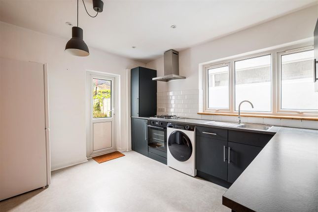 22A, Eighth Avenue, London photo 4