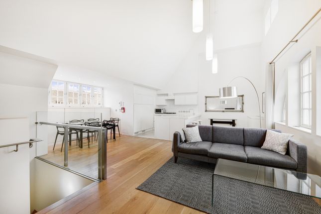 Thumbnail Flat to rent in Swallow Street, London