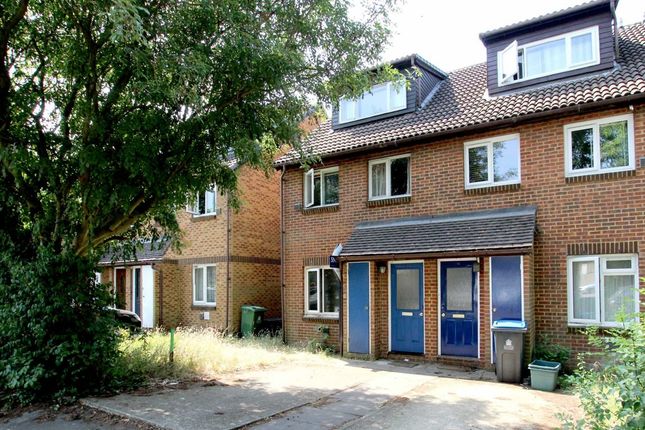 Thumbnail Flat to rent in Saxon Close, Surbiton