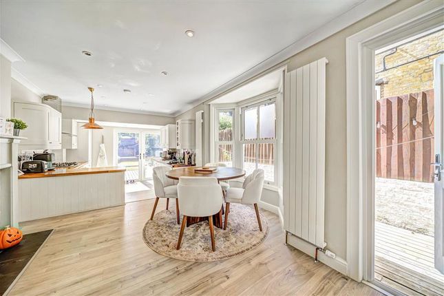 5, Woodland Terrace, London photo 2