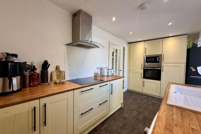 11, Pen-Y-Fai Road, Bridgend photo 5