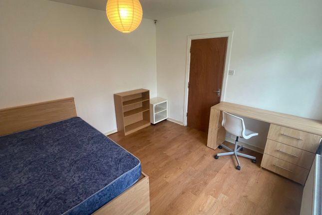 7 Clifton Avenue, Manchester photo 4