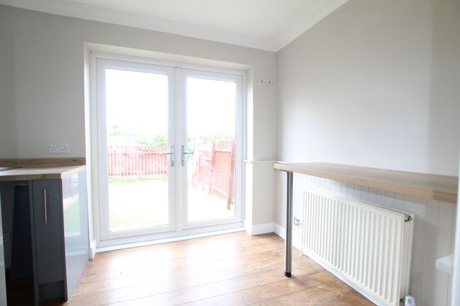 26 Blackburn Crescent, Sheffield photo 4