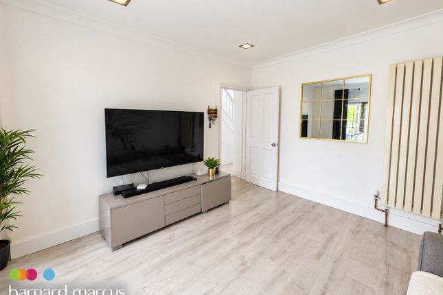 16, Tachbrook Road, FELTHAM photo 5