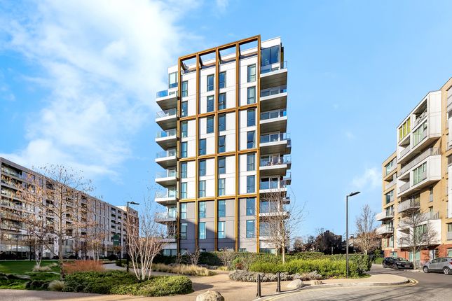 Flat for sale in Kayani Avenue, London