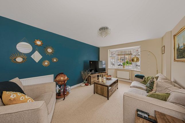 5 Kielder Drive, Stone photo 2