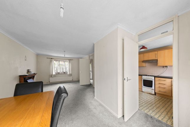 12 Gregory Close, Warrington photo 2