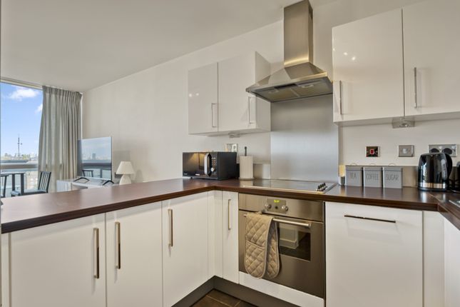 Flat to rent in Argento Tower, Mapleton Road, London