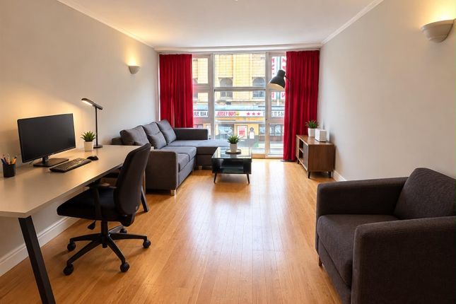 126, W3, Manchester photo 2