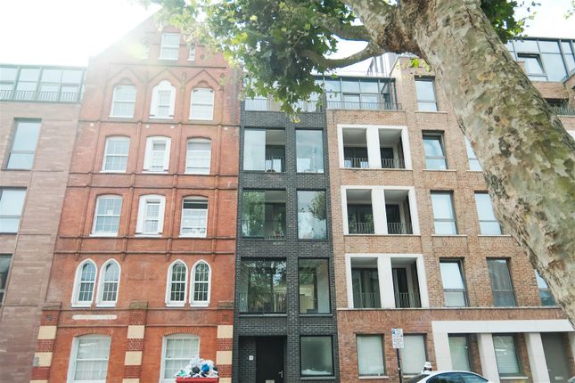 Flat for sale in Wentworth Street, London