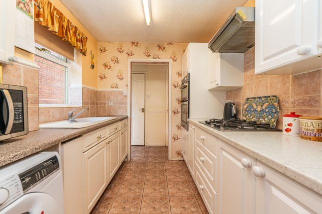 24, Linden View, Cannock photo 4