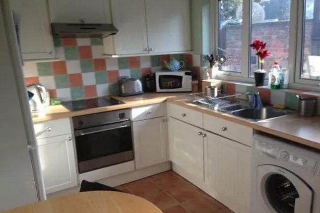 Thumbnail Room to rent in Station Approach, Hayes, Bromley