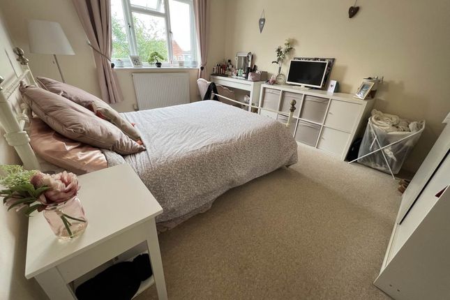 Prestbury Drive, Warminster Wiltshire photo 4