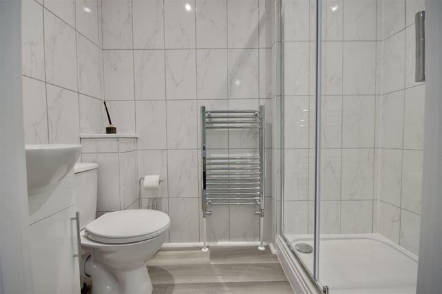 Room 4, 1, Oliver Road, Southsea photo 3