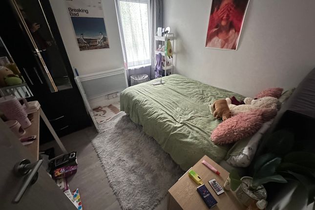 Flat 3, 19 Mundy Place, Cathays, Cardiff photo 2