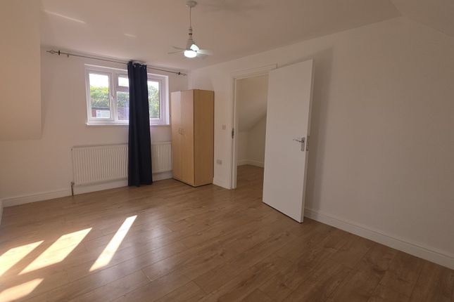 Flat 3, 258 Green Lane, Ilford, Ilford photo 4