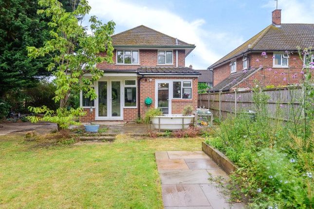 Oakdene, Chobham, Woking, Surrey GU24, 3 bedroom detached house for ...