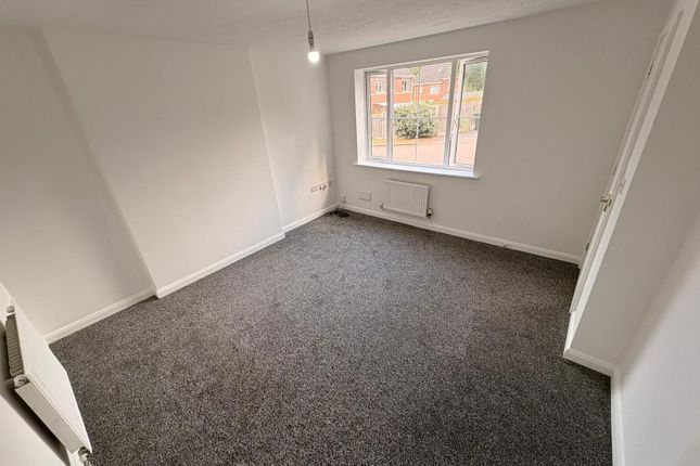 12, Bushelton Close, Coventry photo 3