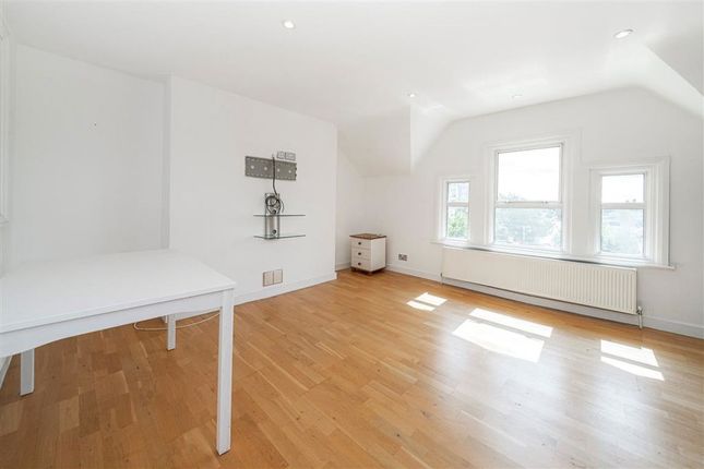 Flat 4, 11, Ferry Road, Teddington photo 3
