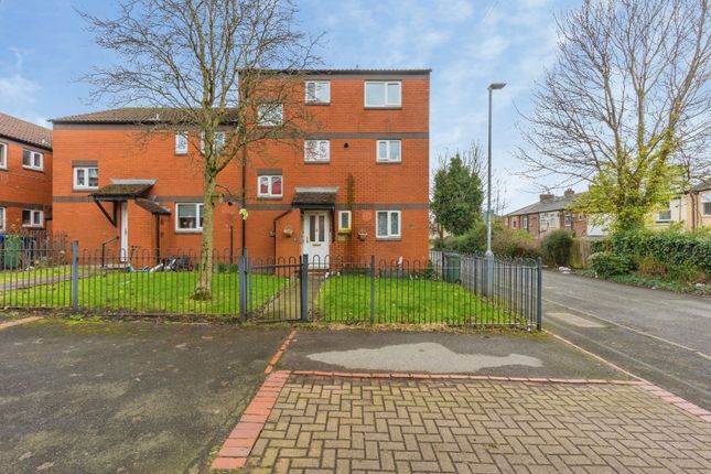 4-bed house on 38, Hope Street, Ashton-under-Lyne, £150,000