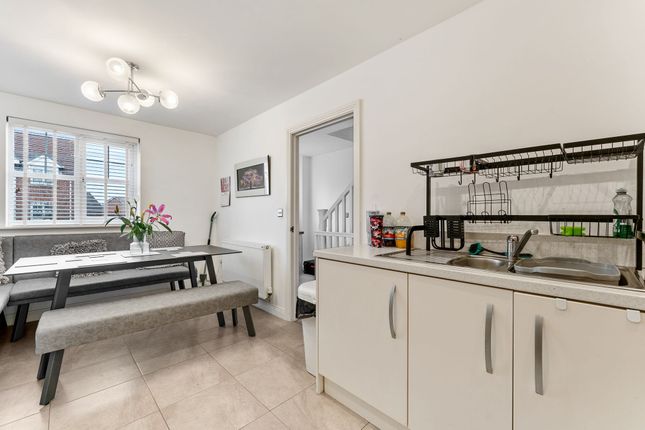 52 Iona Crescent, Widnes photo 3