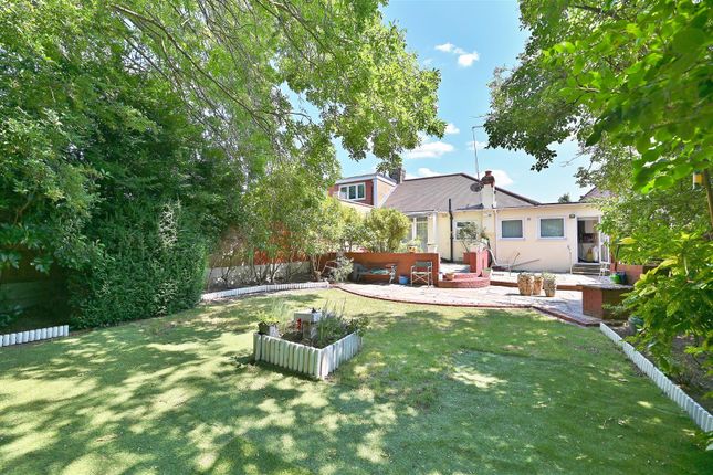 28, Whitney Avenue, Redbridge photo 2