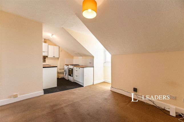 Flat 3, 6, St. Ronans Avenue, Hampshire photo 3