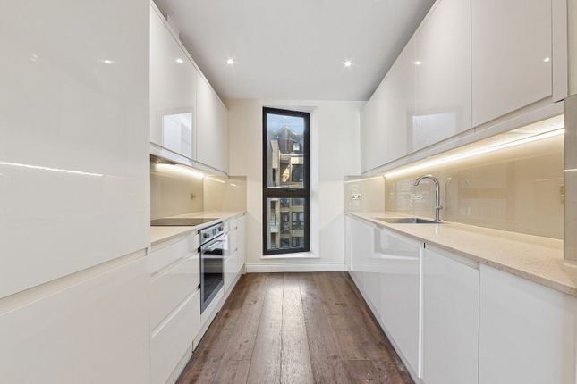 Flat 9, King Court, 3, Dod Street, London photo 3