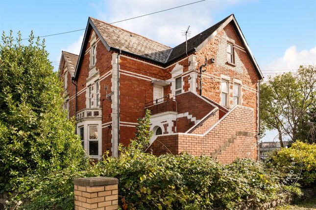 3, Clive Crescent, Penarth photo 3