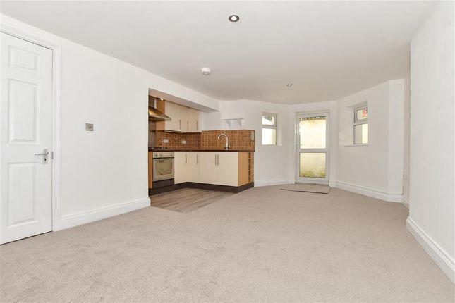 Lounge/ Kitchen
