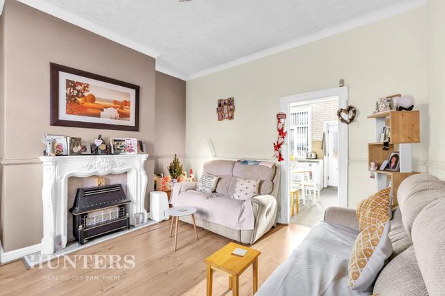 667, Hollins Road, Oldham photo 4