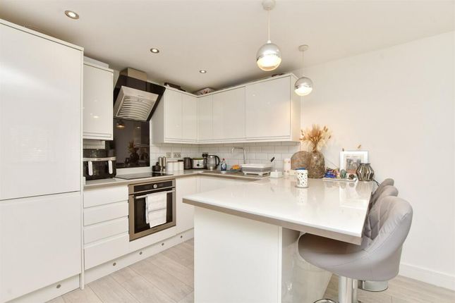 Flat 4, South Croydon photo 2