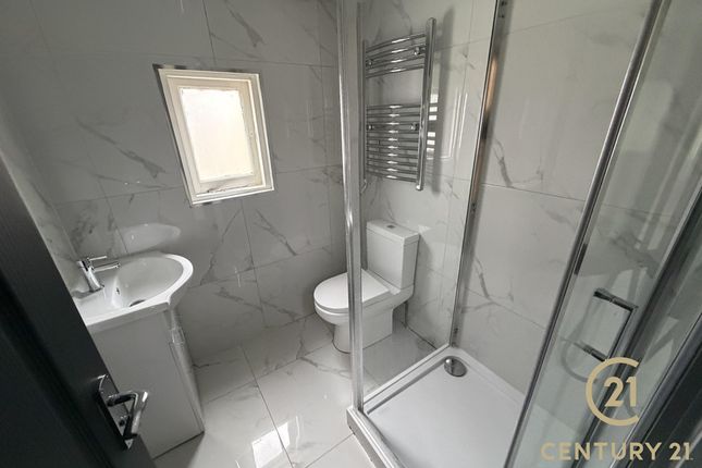 28, Colham Avenue, WEST DRAYTON photo 5