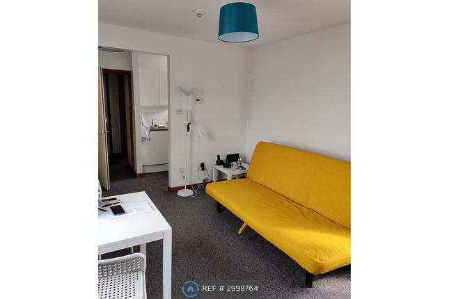 Flat, Broughton Road, Banbury photo 2