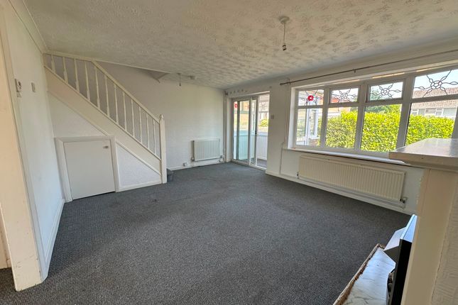 21 Denbigh Close, Pontypridd photo 3